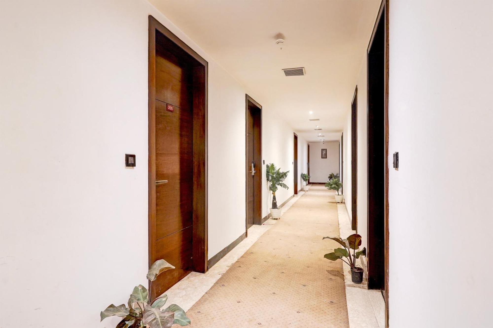 Townhouse Oak Agra Near Sultanganj Puliya Formerly Bb Grand 外观 照片
